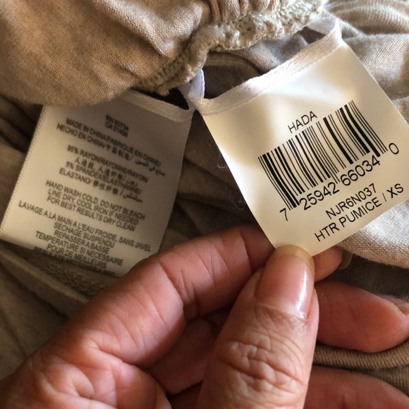 ๐ BCBG MaxAzria Hada Dress w side ruffle. - Picture 5 of 6